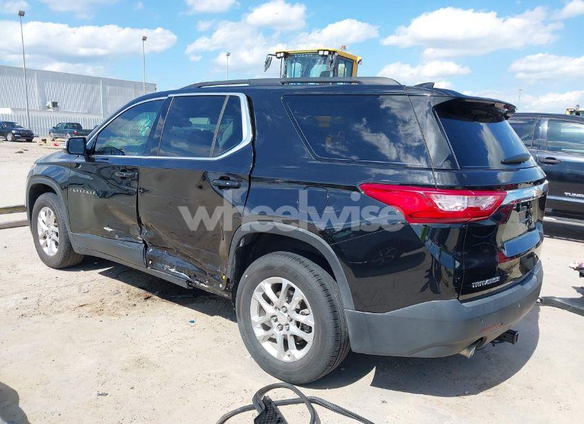 Photo 3 of 2019 Chevrolet Traverse 1LT (VIN 1GNERGKW8KJ138606)