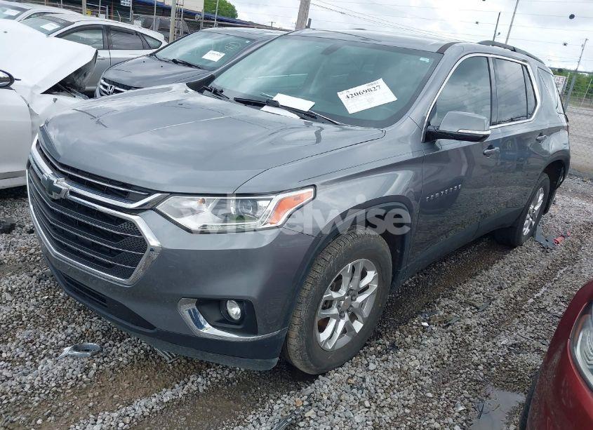 Photo 2 of 2019 Chevrolet Traverse 1LT (VIN 1GNERGKW8KJ210548)