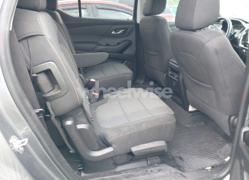 Photo 8 of 2019 Chevrolet Traverse 1LT (VIN 1GNERGKW8KJ210548)