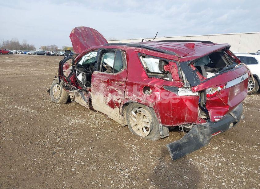 Photo 3 of 2019 Chevrolet Traverse 1LT (VIN 1GNERGKW8KJ213062)