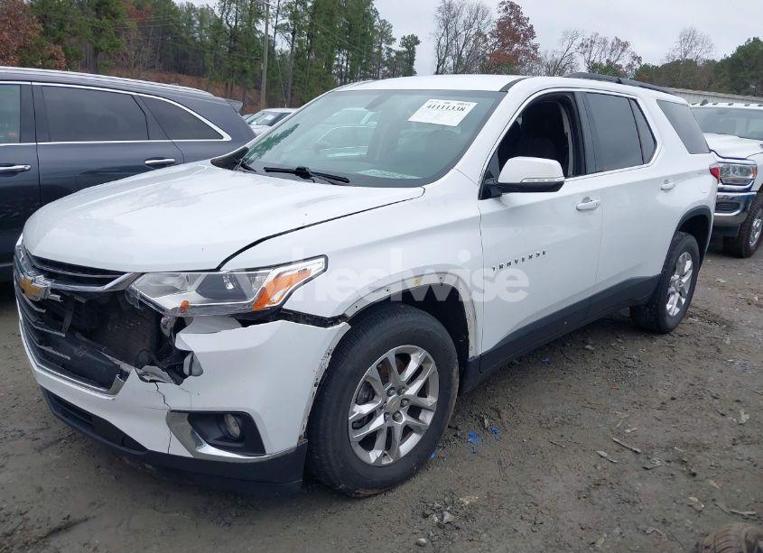 Photo 2 of 2019 Chevrolet Traverse 1LT (VIN 1GNERGKW8KJ234221)