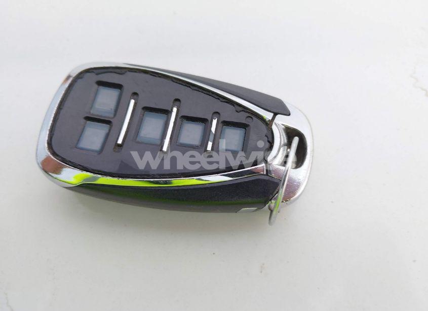 Photo 11 of 2019 Chevrolet Traverse 1LT (VIN 1GNERGKW8KJ277957)