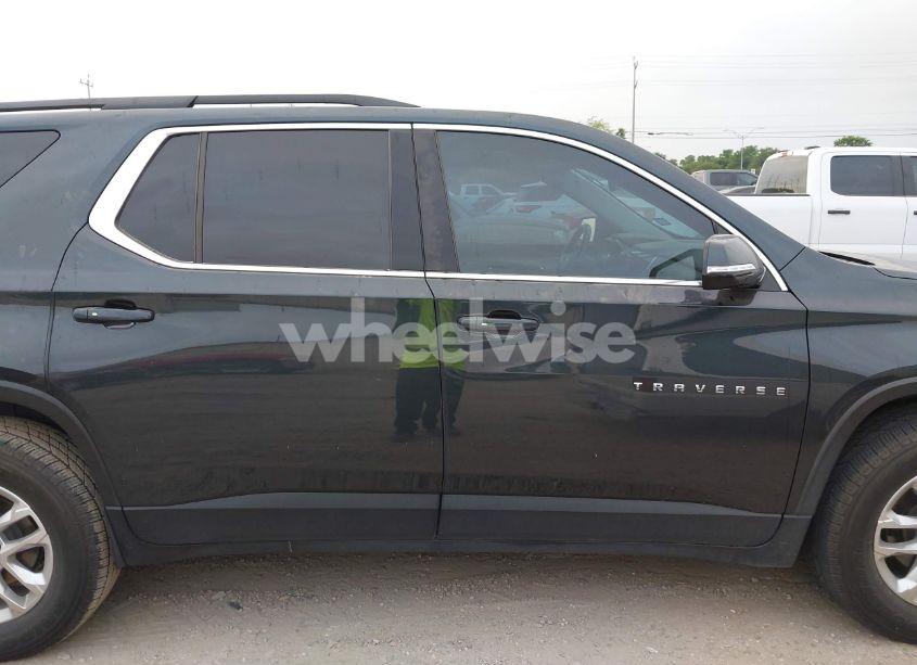 Photo 13 of 2019 Chevrolet Traverse 1LT (VIN 1GNERGKW8KJ277957)