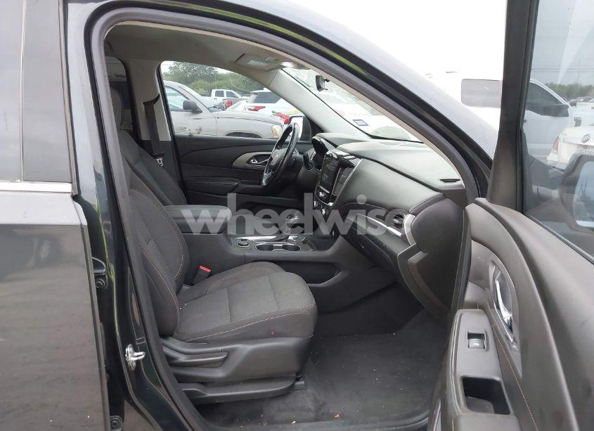 Photo 5 of 2019 Chevrolet Traverse 1LT (VIN 1GNERGKW8KJ277957)