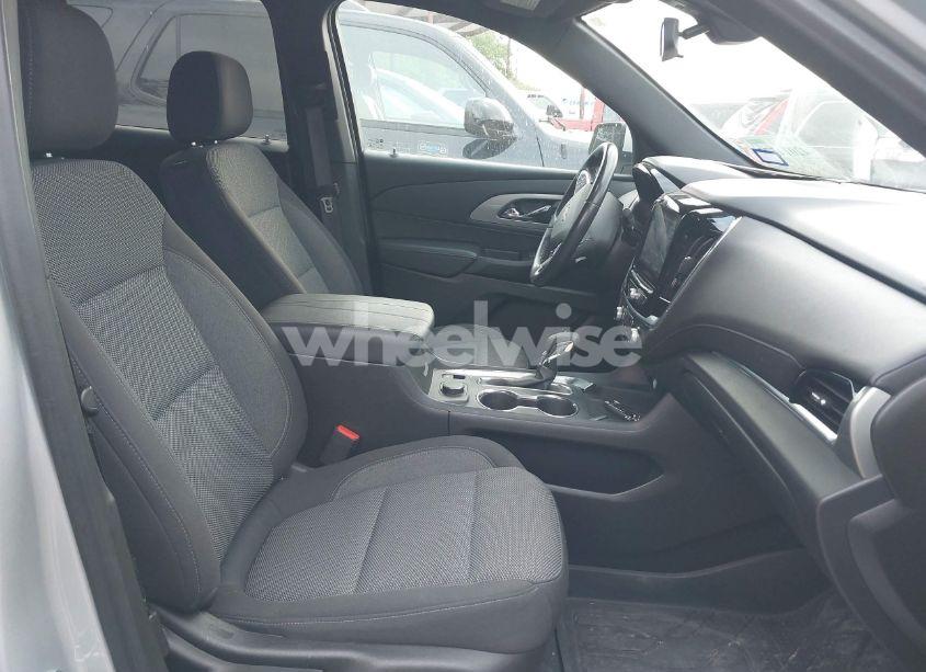 Photo 5 of 2022 Chevrolet Traverse FWD LT CLOTH (VIN 1GNERGKW8NJ160805)