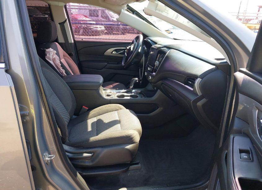 Photo 5 of 2018 Chevrolet Traverse 1LT (VIN 1GNERGKW9JJ271342)