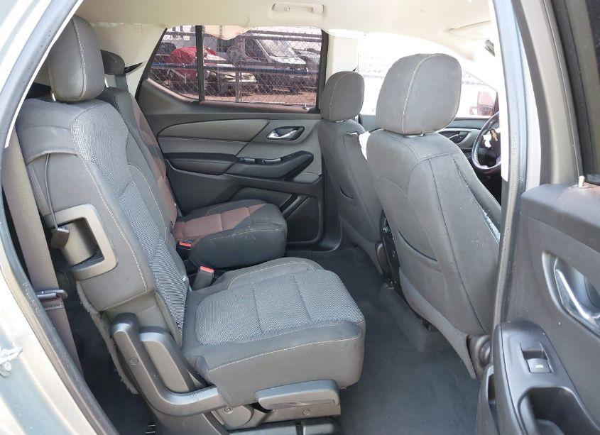 Photo 8 of 2018 Chevrolet Traverse 1LT (VIN 1GNERGKW9JJ271342)