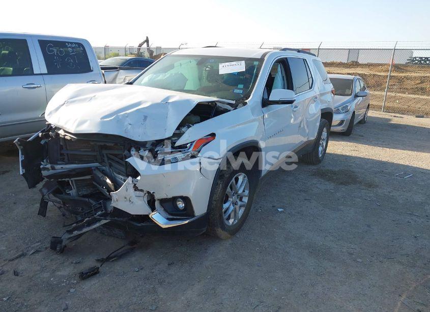 Photo 2 of 2019 Chevrolet Traverse 1LT (VIN 1GNERGKW9KJ274839)