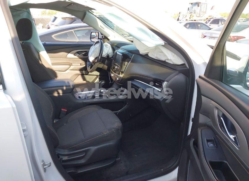 Photo 5 of 2019 Chevrolet Traverse 1LT (VIN 1GNERGKW9KJ274839)