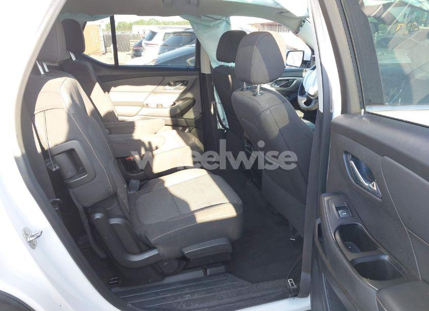 Photo 8 of 2019 Chevrolet Traverse 1LT (VIN 1GNERGKW9KJ274839)