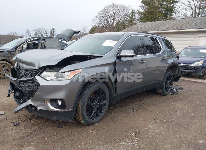 Photo 2 of 2019 Chevrolet Traverse 1LT (VIN 1GNERGKW9KJ276624)