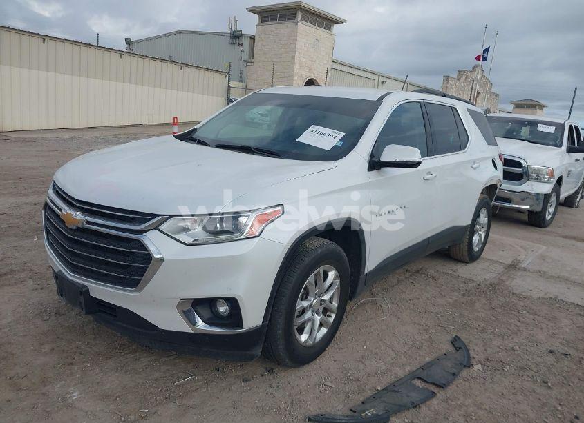 Photo 2 of 2019 Chevrolet Traverse 1LT (VIN 1GNERGKW9KJ281094)