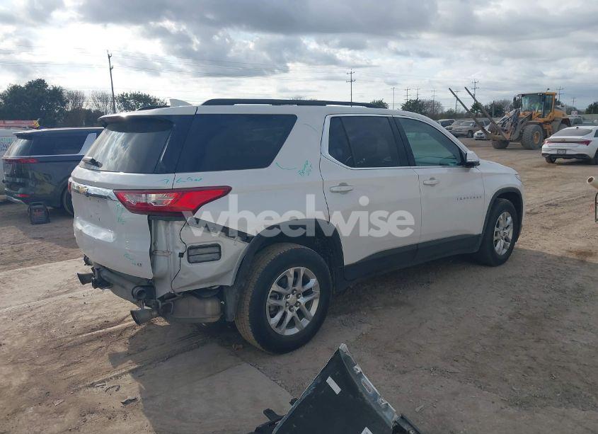 Photo 4 of 2019 Chevrolet Traverse 1LT (VIN 1GNERGKW9KJ281094)