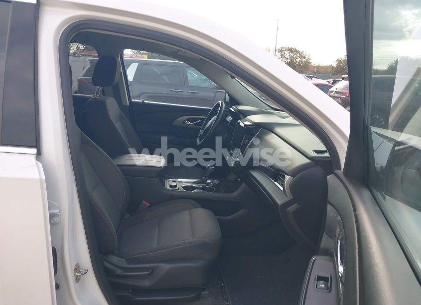 Photo 5 of 2019 Chevrolet Traverse 1LT (VIN 1GNERGKW9KJ281094)