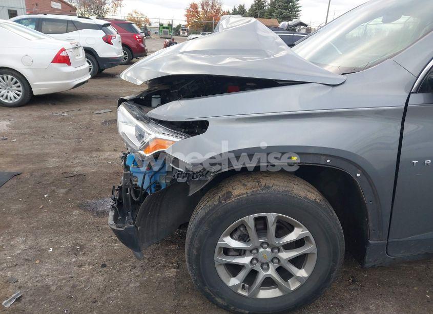 Photo 6 of 2021 Chevrolet Traverse FWD LT CLOTH (VIN 1GNERGKW9MJ102121)