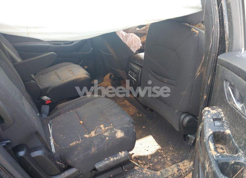 Photo 8 of 2023 Chevrolet Traverse FWD LT CLOTH (VIN 1GNERGKW9PJ155616)