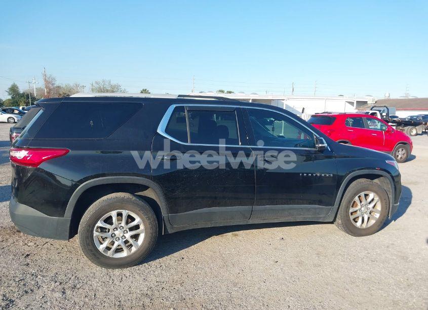 Photo 13 of 2018 Chevrolet Traverse 1LT (VIN 1GNERGKWXJJ105833)