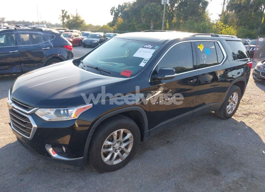 Photo 2 of 2018 Chevrolet Traverse 1LT (VIN 1GNERGKWXJJ105833)