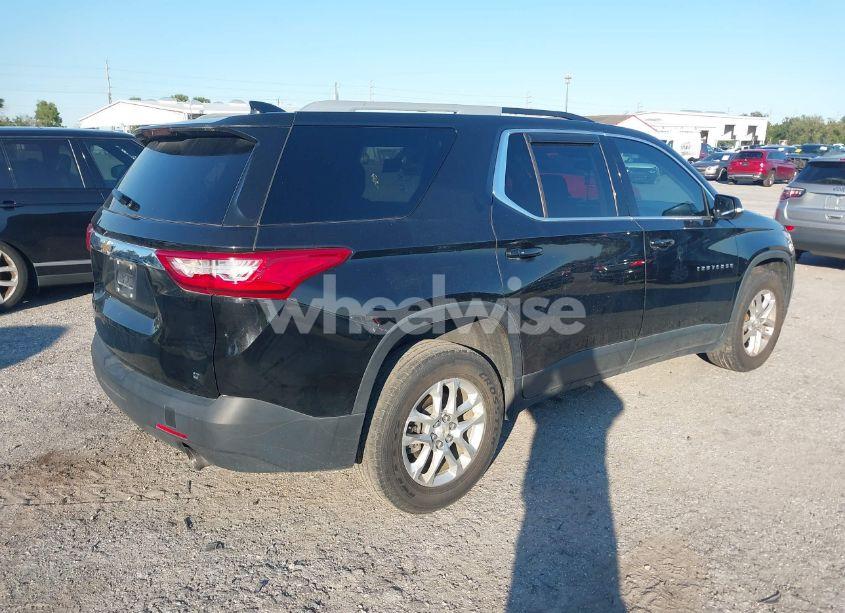 Photo 4 of 2018 Chevrolet Traverse 1LT (VIN 1GNERGKWXJJ105833)