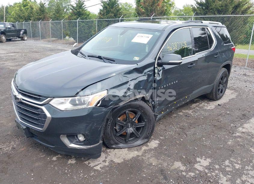 Photo 2 of 2018 Chevrolet Traverse 1LT (VIN 1GNERGKWXJJ258244)