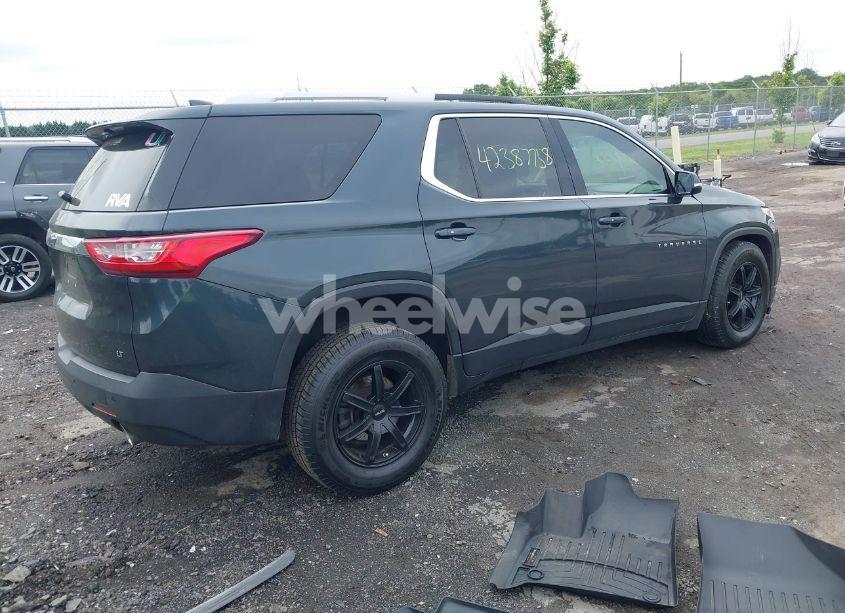 Photo 4 of 2018 Chevrolet Traverse 1LT (VIN 1GNERGKWXJJ258244)