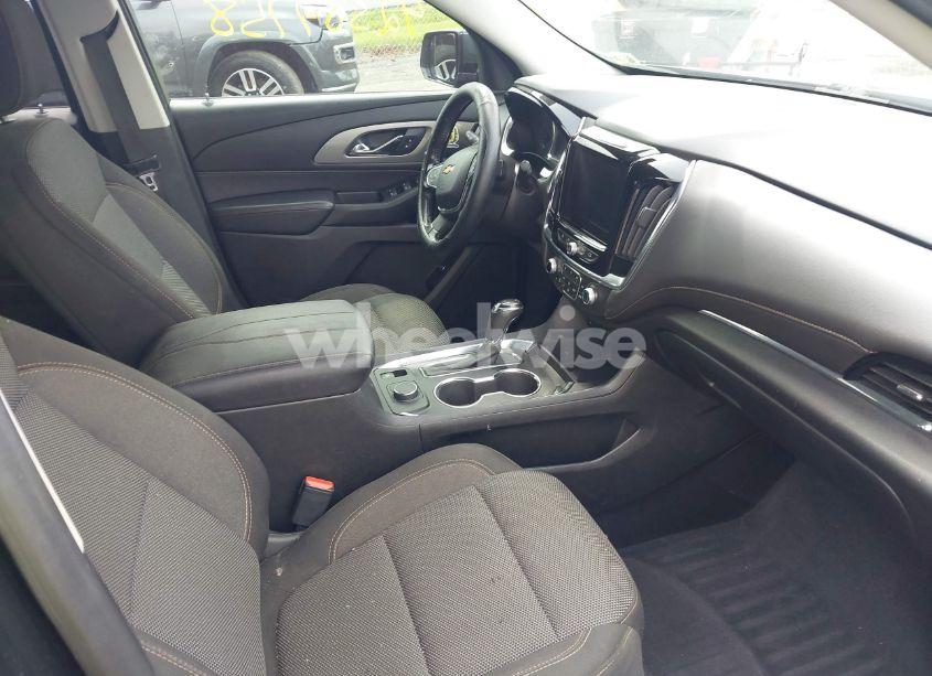 Photo 5 of 2018 Chevrolet Traverse 1LT (VIN 1GNERGKWXJJ258244)