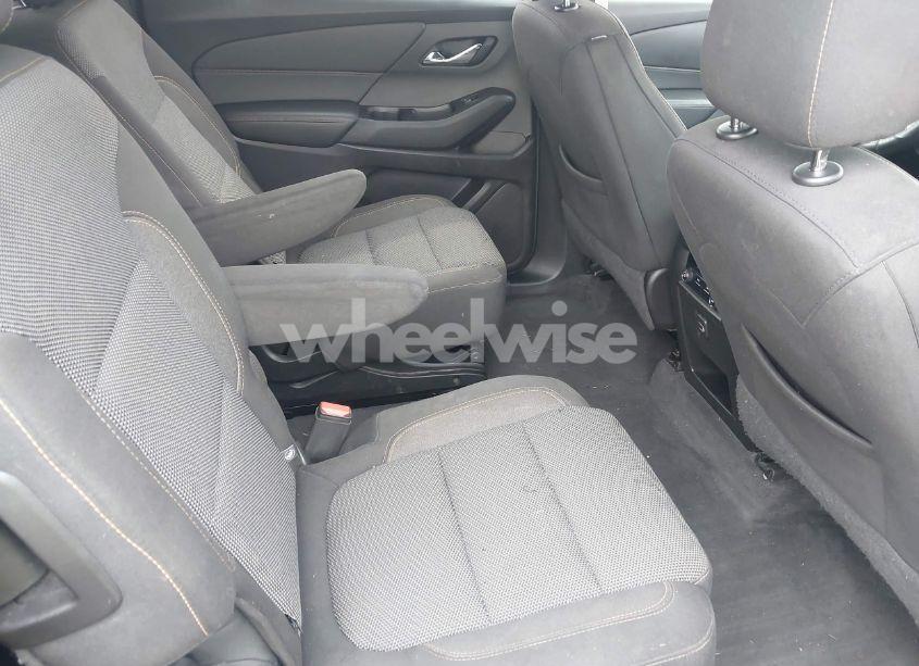 Photo 8 of 2018 Chevrolet Traverse 1LT (VIN 1GNERGKWXJJ258244)