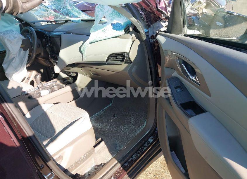 Photo 5 of 2019 Chevrolet Traverse 1LT (VIN 1GNERGKWXKJ101105)