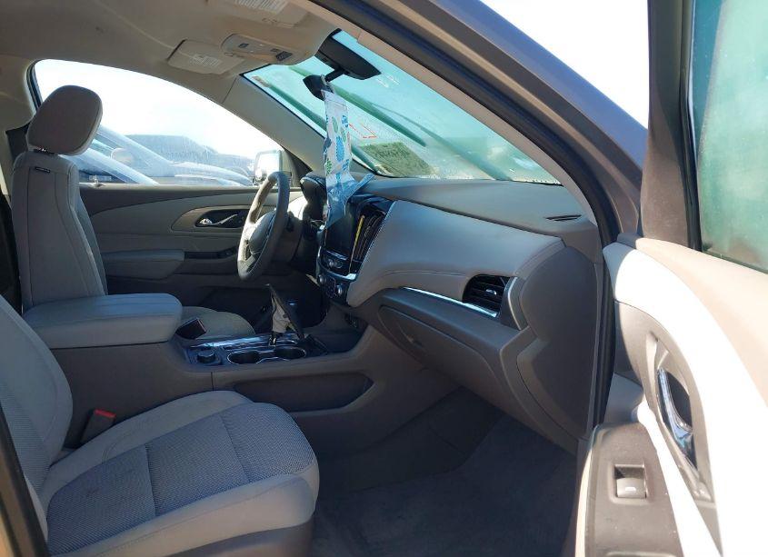 Photo 5 of 2019 Chevrolet Traverse 1LT (VIN 1GNERGKWXKJ106398)