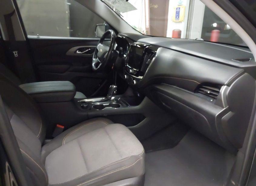 Photo 5 of 2019 Chevrolet Traverse 1LT (VIN 1GNERGKWXKJ106465)