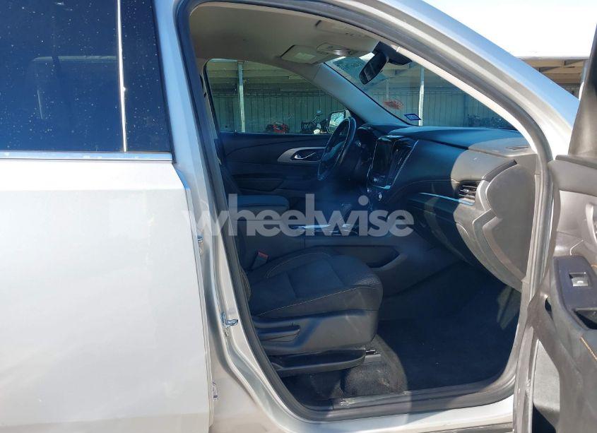 Photo 5 of 2020 Chevrolet Traverse FWD LT CLOTH (VIN 1GNERGKWXLJ107617)