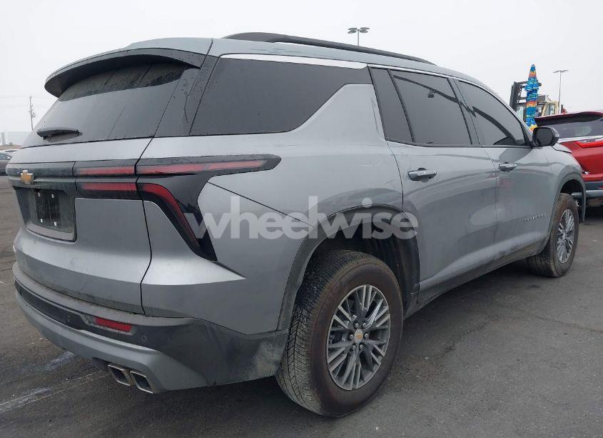 Photo 4 of 2025 Chevrolet Traverse FWD LT (VIN 1GNERGRS0SJ129076)