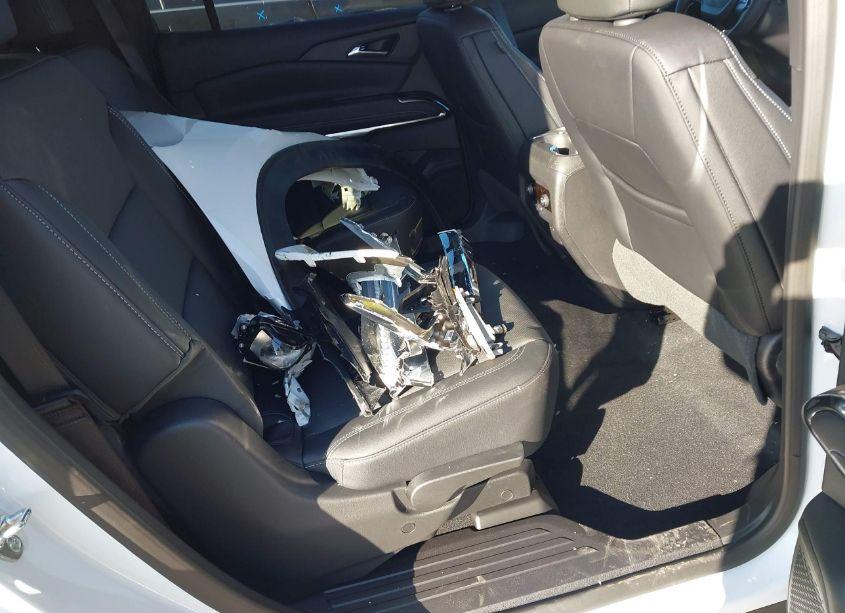 Photo 8 of 2025 Chevrolet Traverse FWD LT (VIN 1GNERGRS2SJ156893)