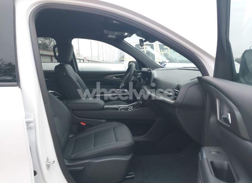 Photo 5 of 2025 Chevrolet Traverse FWD LT (VIN 1GNERGRS5SJ147203)