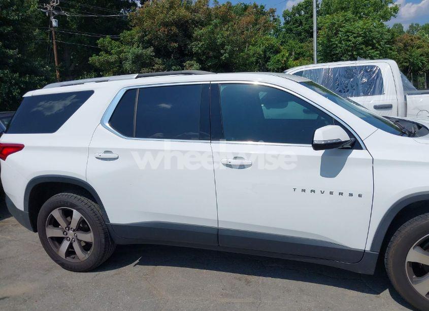 Photo 13 of 2018 Chevrolet Traverse 3LT (VIN 1GNERHKW0JJ157834)