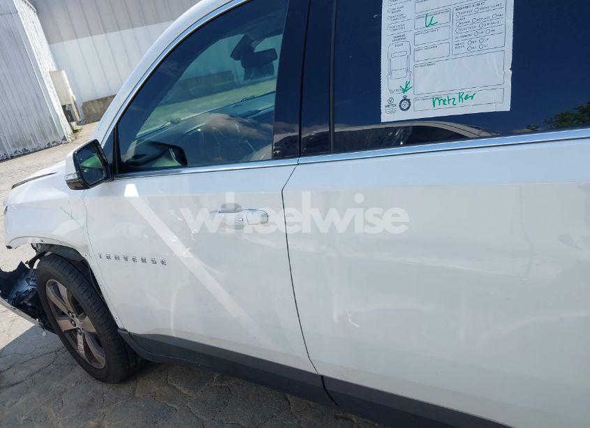 Photo 14 of 2018 Chevrolet Traverse 3LT (VIN 1GNERHKW0JJ157834)