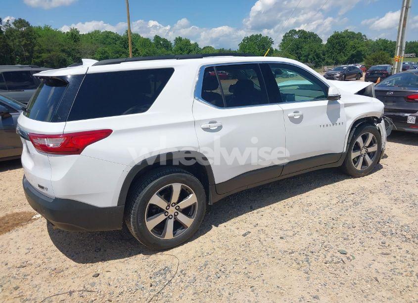 Photo 4 of 2019 Chevrolet Traverse 3LT (VIN 1GNERHKW1KJ193338)