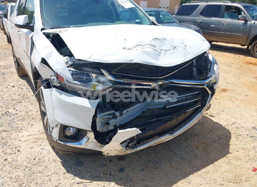 Photo 6 of 2019 Chevrolet Traverse 3LT (VIN 1GNERHKW1KJ193338)