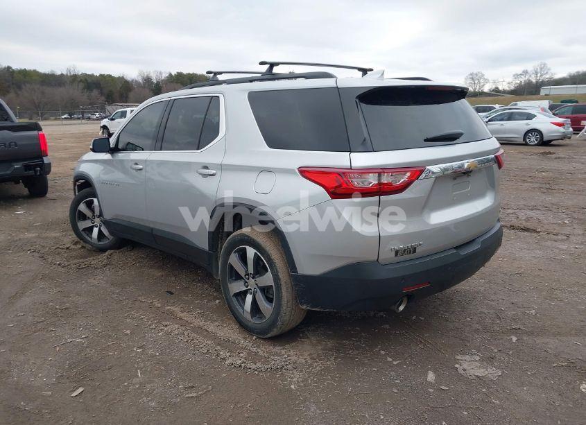 Photo 3 of 2019 Chevrolet Traverse 3LT (VIN 1GNERHKW1KJ236835)