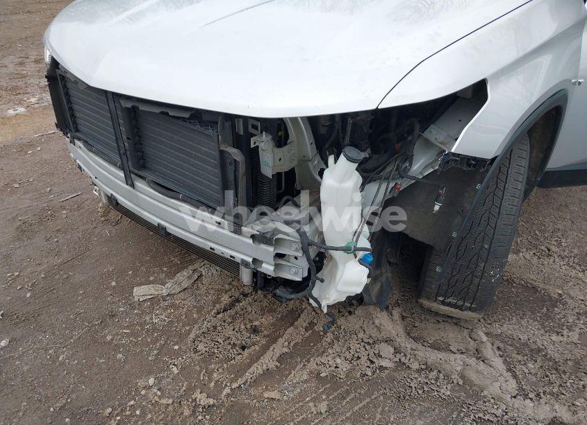 Photo 6 of 2019 Chevrolet Traverse 3LT (VIN 1GNERHKW1KJ236835)