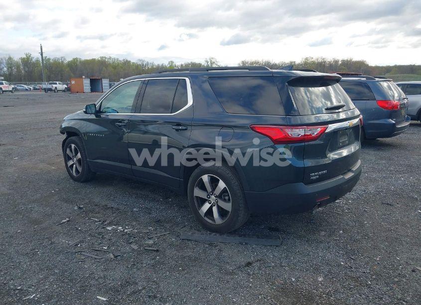 Photo 3 of 2019 Chevrolet Traverse 3LT (VIN 1GNERHKW2KJ136338)