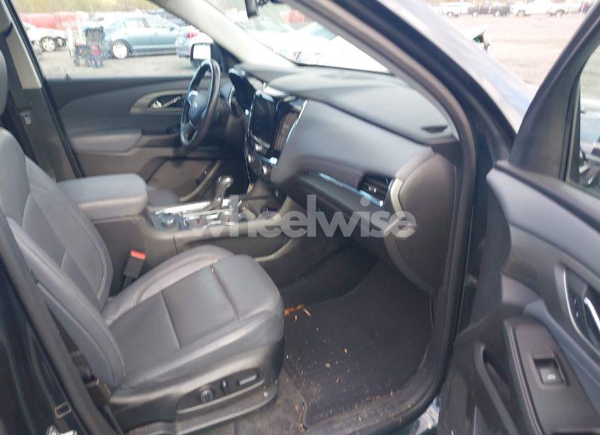 Photo 5 of 2019 Chevrolet Traverse 3LT (VIN 1GNERHKW2KJ136338)