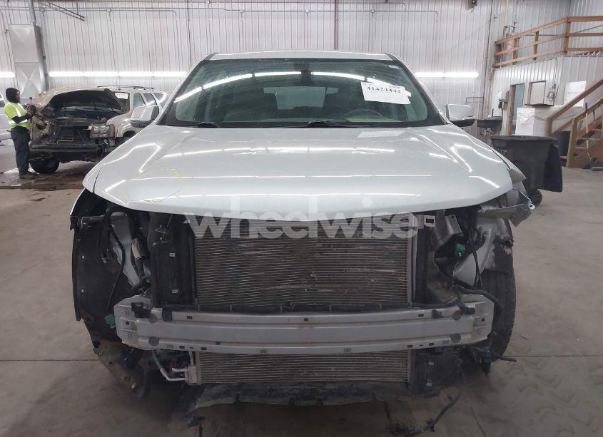 Photo 13 of 2019 Chevrolet Traverse 3LT (VIN 1GNERHKW2KJ166133)