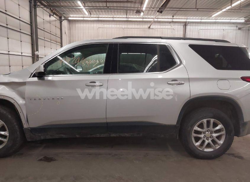 Photo 15 of 2019 Chevrolet Traverse 3LT (VIN 1GNERHKW2KJ166133)