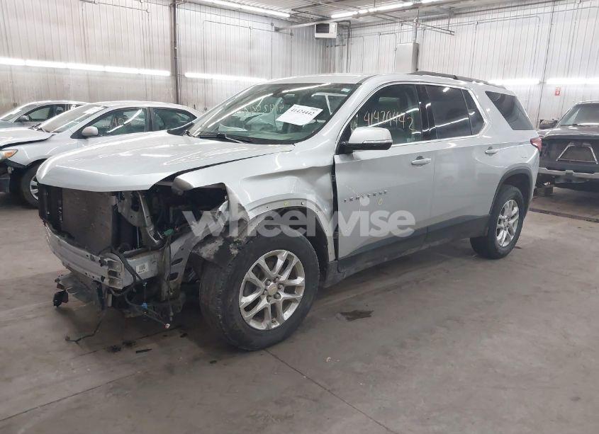 Photo 2 of 2019 Chevrolet Traverse 3LT (VIN 1GNERHKW2KJ166133)