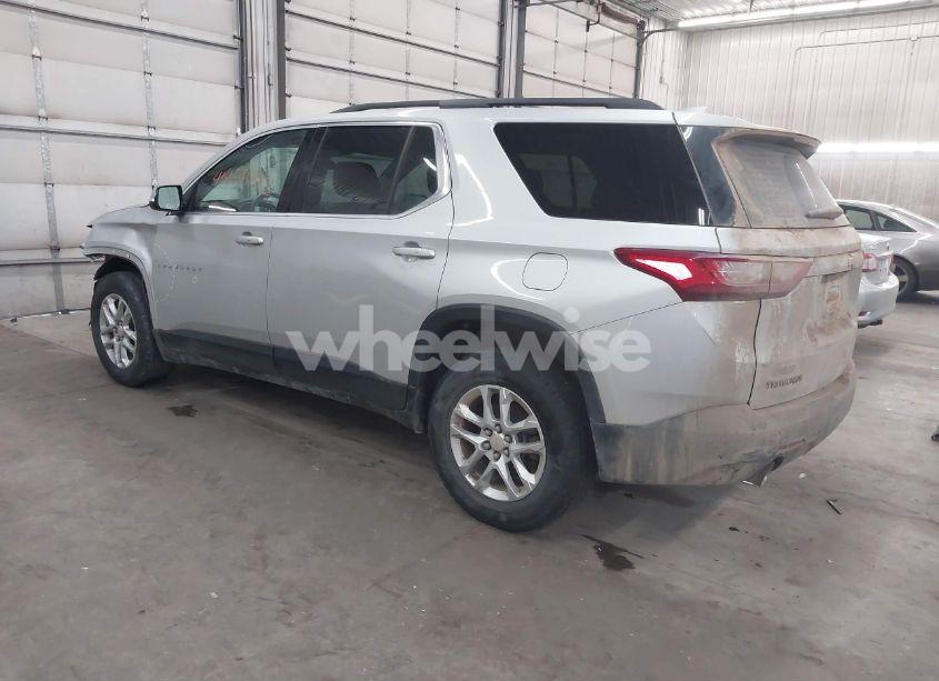 Photo 3 of 2019 Chevrolet Traverse 3LT (VIN 1GNERHKW2KJ166133)