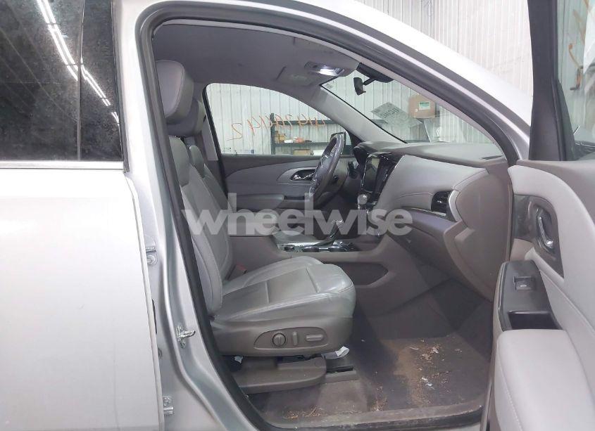 Photo 5 of 2019 Chevrolet Traverse 3LT (VIN 1GNERHKW2KJ166133)