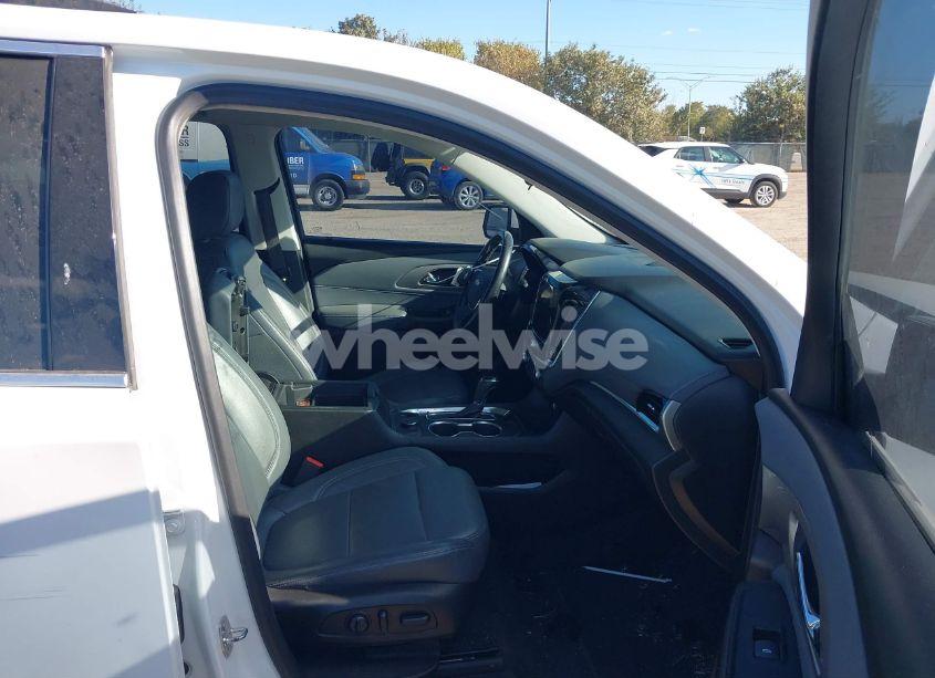 Photo 5 of 2019 Chevrolet Traverse 3LT (VIN 1GNERHKW2KJ235242)