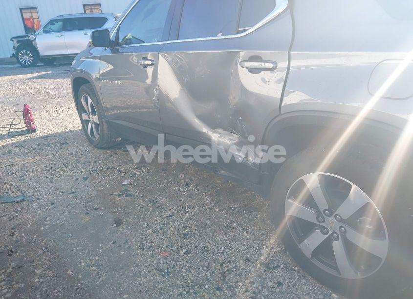 Photo 14 of 2019 Chevrolet Traverse 3LT (VIN 1GNERHKW2KJ286577)