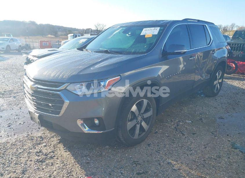Photo 2 of 2019 Chevrolet Traverse 3LT (VIN 1GNERHKW2KJ286577)